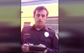 فيديو... شرطي أميركي يطلب من مُقعَد إثبات عجزه
