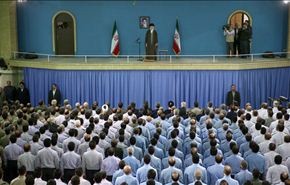 آية الله خامنئي: يهددون ايران ولا يريدون امتلاكها اسلحة دفاعية