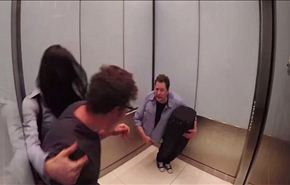 فيديو.. رجل مقطوع من النصف في مصعد!