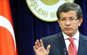 اوغلو ينفي تخطيط تركيا لتدخل عسكري في سوريا