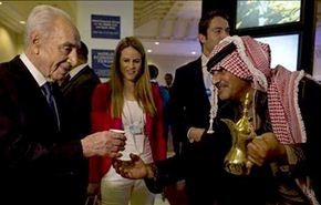 صورة ''بيريز يحتسي القهوة الأردنية'' تلهب مواقع التواصل