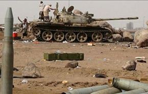 الجيش اليمني واللجان الثورية يقصفان المواقع السعودية الحدودية