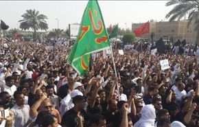 تصاویر: بیرق "یاحسین(ع)" به جای پرچم سعودی در قطیف