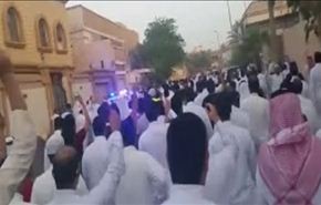 بالفيديو: تظاهرة حاشدة في الدمام إستنكاراً للتفجير الإرهابي