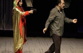 الفنانون العراقيون يتحدون الإرهاب بمهرجان مسرحي في بغداد