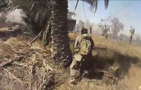 بالفيديو؛ داعشي يوثق لحظة مقتله برصاصة قناص من جيش العراق