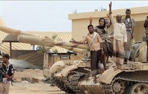 أكبر معسكرات ”مرتزقة الرياض” يسقط في عدن
