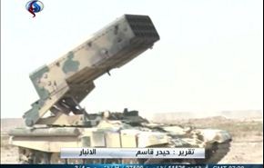 المدرعات و الآليات العسكرية العراقية ترابط على مشارف الفلوجة