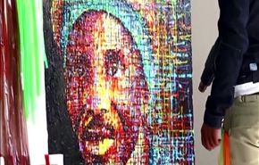 فيديو؛ فنان جنوب افريقي يخلق لوحات رائعة من مخلفات