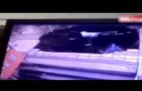 بالفيديو... حفرة تبتلع 5 أشخاص في الصين