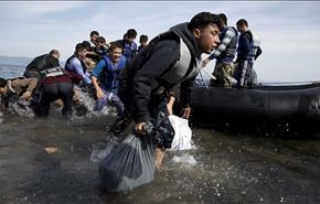 گاردین : فرار مهاجران از جهنمی به جهنمی دیگر