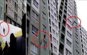 بالفيديو... نجاة فتاة سقطت من الطابق الـ 16 في تايلند