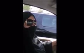 شاهد سعودية تتحدى حظر بلادها وتقود السيارة في الدمام