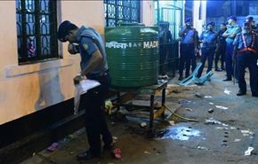 استشهاد  فتى واصابة 80 شخصا في تفجير استهدف حسينية في دكا