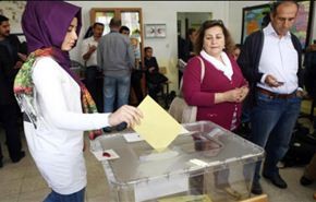 أنباء غير مؤكدة عن فوز حزب الرئيس التركي بالاغلبية