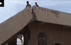 دانش‌آموزان یمنی زیربمباران سعودیها به مدرسه رفتند+فیلم
