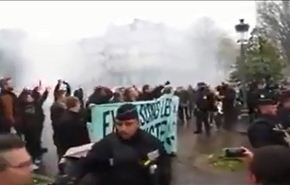 فيديو/فرنسا تتظاهر ضد المسلمين وحرق للمساجد بإسبانيا وهولندا
