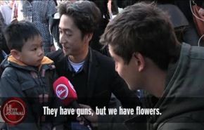فيديو مؤثر لأب يشرح لابنه هجمات باريس الإرهابية
