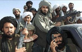 طالبان تأسر 15 جنديا بينهم اجنبيان بعد هبوط مروحيتهم اضطراريا