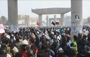 تظاهرات مردم نیجریه در اعتراض به کشتار شیعیان+فیلم