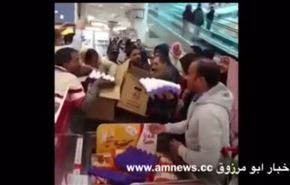 سعودي يتهم المقيمين الهنود بنفاذ البيض من الاسواق!