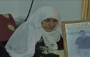 غزة أم جبر فلسطينية تفتح دارها للمعزين بالشهيد سمير القنطار