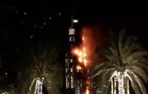 بالفيديو والصور.. حريق هائل في أحد فنادق دبي اثناء الاستعداد بالعام 2016