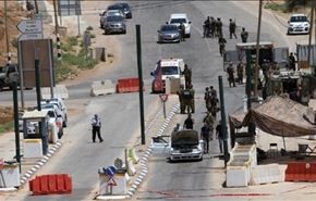 الاحتلال يغتال شابين فلسطينيين اثناء مرورهما على حاجز بالضفة