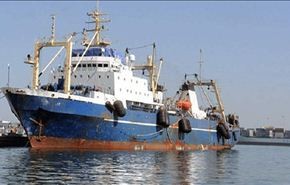 السويد توقف سفينة تركية 