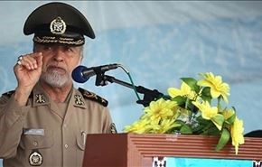 قائد الجيش الايراني: قدراتنا الصاروخية ستزداد قوة ودقة