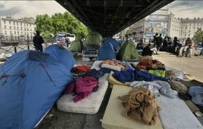 فرنسا... محتجون يقطعون الطرق المؤدية إلى ميناء 