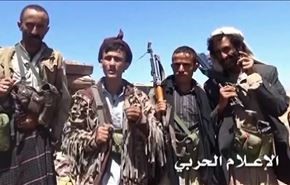 بالفيديو؛ قتلى لمرتزقة العدوان وأسرى للقاعدة بقبضة القوات اليمنية