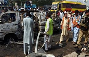 مقتل وجرح العشرات بانفجار حافلة في بيشاور الباكستانية