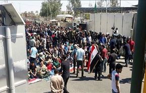 نمازجمعۀ عراقی‌ها در مقابل "منطقه سبز" بغداد