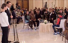 دیدار صمیمانه بشار اسد و همسرش با مجروحان +ویدیو