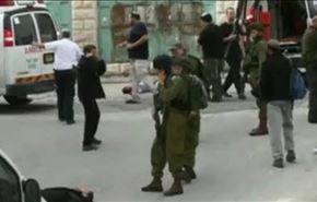 بالفيديو؛ جندي إسرائيلي يطلق النار على رأس جريح فلسطيني