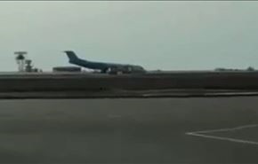 فيديو يحبس الأنفاس؛ هبوط اضطراري لطائرة بدون عجلات