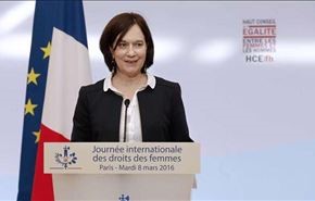 وزیر فرانسوی ناچار به عذرخواهی از زنان مسلمان شد