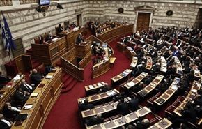 البرلمان اليوناني يعتمد قانونا يسهل إعادة المهاجرين إلى تركيا