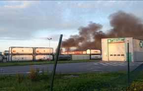 شاهد انفجارات تهز منطقة صناعية قرب بوردو الفرنسية