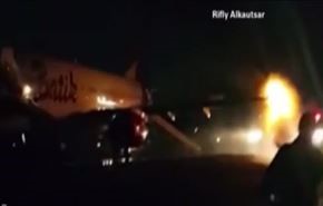 فيديو مرعب.. اصصدام طائرتين على مدرج مطار جاكرتا