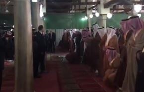 نماز خواندن ملک سلمان در الازهر +ویدیو