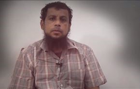قاعدة اليمن تعدم جاسوسين تسببا باغتيال أبرز قادتها (فيديو)
