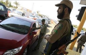 اصابة رجل أمن سعودي واحتراق آليتين وفرار المهاجم