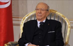 شاهد..الرئيس التونسي يتنازل عن منصبه ويسلّم الرئاسة لـ