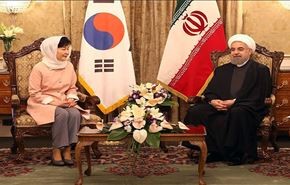 ايران وكوريا الجنوبية توقعان 19 مذكرة ووثيقة تعاون