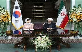 روحاني ونظيرته الكورية الجنوبية يبحثان قضايا المنطقة