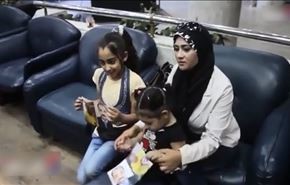 فيديو/ زوجة صحفي مصري تکشف المستور.. الشرطة اختطتفه وحاولت قتلي