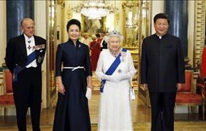كاميرا ترصد ملكة بريطانيا وهي تشتم المسؤولين الصينيين!