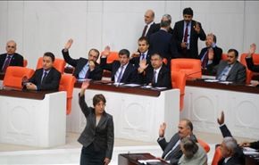 أردوغان يهاجم.. مناقشة رفع الحصانة عن نواب مؤيدين للأكراد